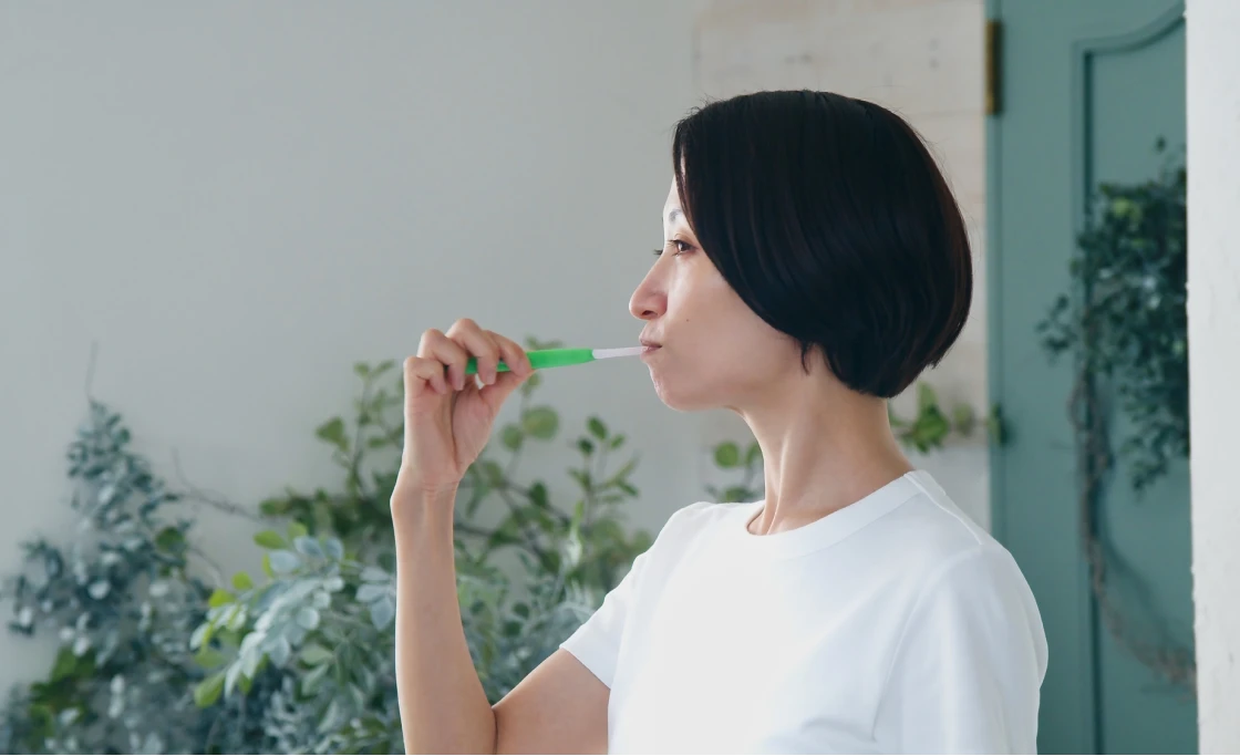 口腔内の健康を維持するためには歯科医院で処置を受けることも大切です
